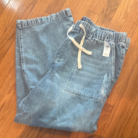 GAP NWT Easy Jean